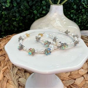 NWT Faux Freshwater Pearl Hoop Earrings with Beaded Flower Accents | Lightweight